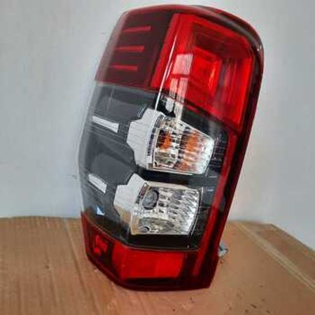 "Mitsubishi L200 2019" stop işığı