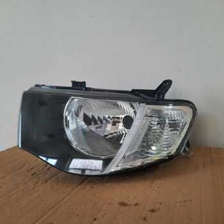 "Mitsubishi L200 2007-2015" farası