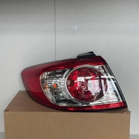 "Hyundai Santa Fe 2013" arxa stop işığı