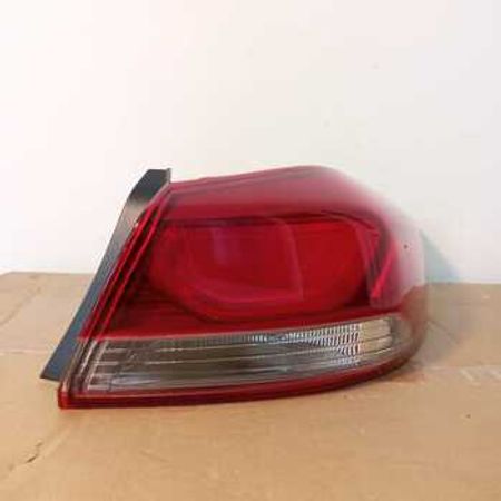 "Hyundai Elantra 2016" stop işığı