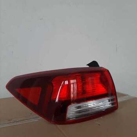 "Kia Rio 2018" stop işıqları