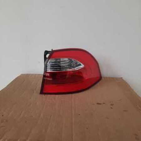 "Kia Rio 2012 Hatchback" arxa stop işığı