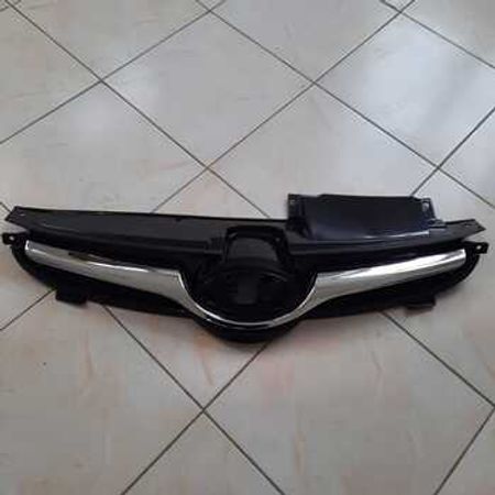 "Hyundai Elantra 2014" radiator barmaqlığı