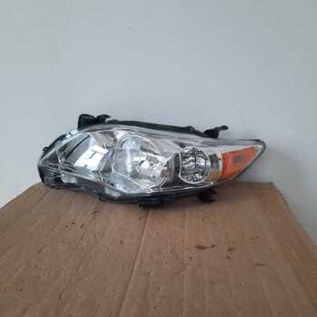 "Toyota Corolla 2012" farası