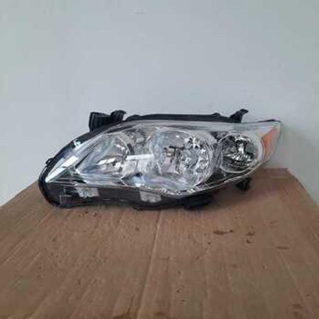 "Toyota Corolla 2012" farası