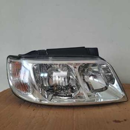 "Hyundai Matrix 2005" farası