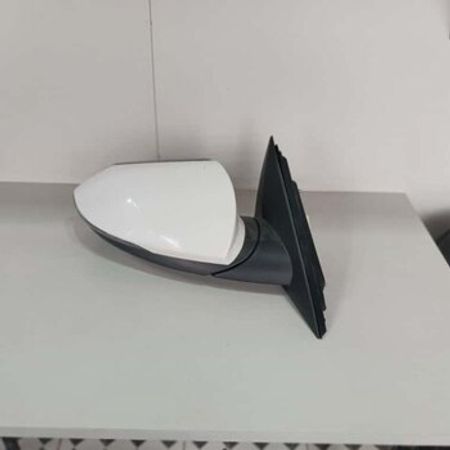 "Hyundai Elantra 2021" güzgüsü