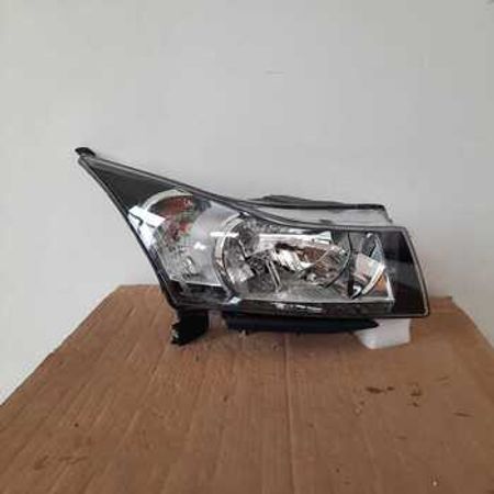 "Chevrolet Cruze 2011" ön farası