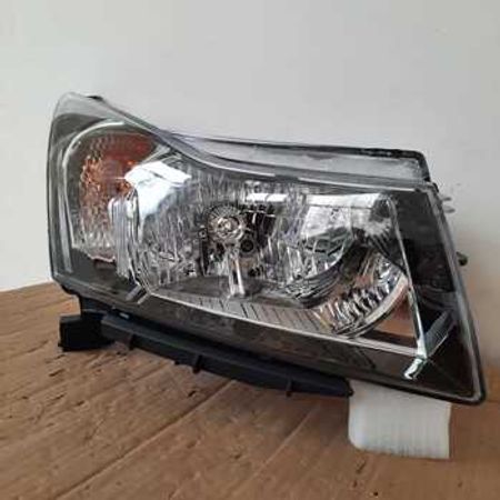 "Chevrolet Cruze 2011" ön farası