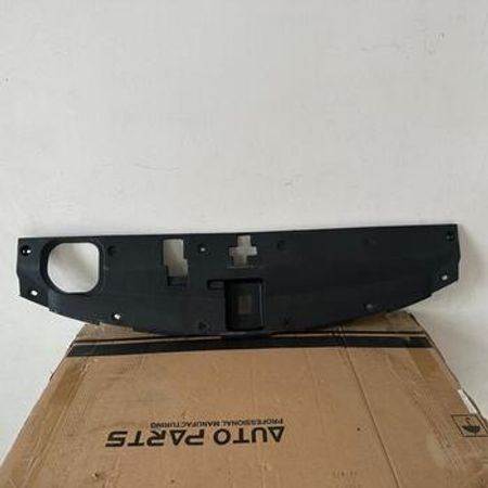 "Hyundai Santa Fe 2013" panel üstü plastması