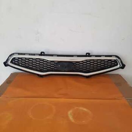 "Kia Picanto 2012" radiator barmaqlığı