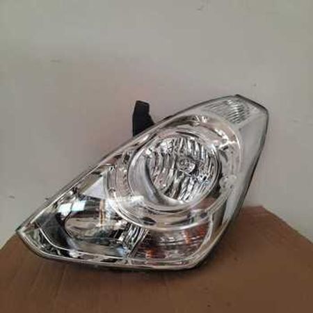 "Hyundai H1" farası