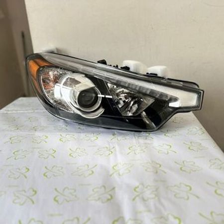 "Kia Cerato 2013" LED farası
