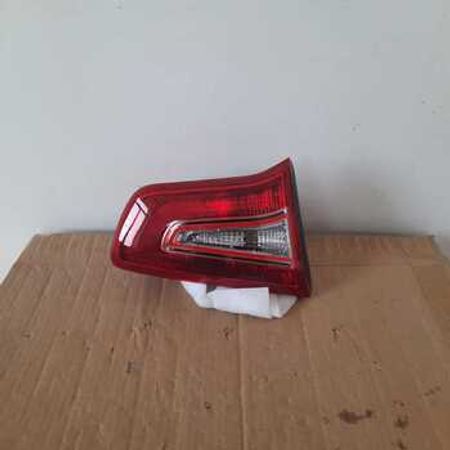 "KIA Sportage 2011" baqaj stop işığı