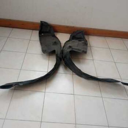 "Toyota Hilux 2012" ön qanad altlığı