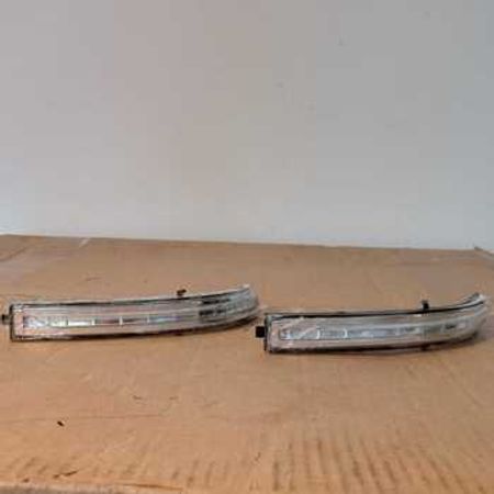 "KIA Optima" 2010 yan güzgü dönmə işığı