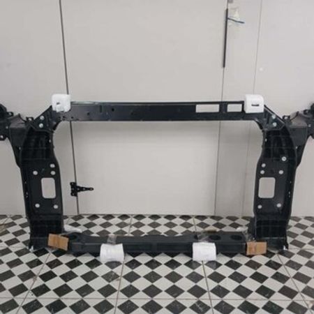 "Kia Sportage 2023" radiator paneli