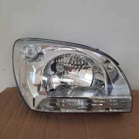 "Kia Sportage 2005" ön farası