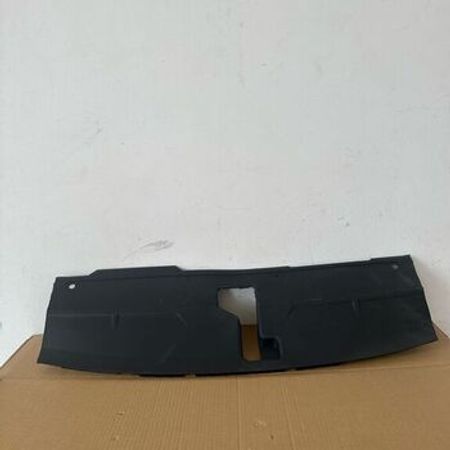 "Hyundai Tucson 2021" panel üstü plastması