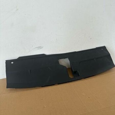 "Hyundai Tucson 2021" panel üstü plastması