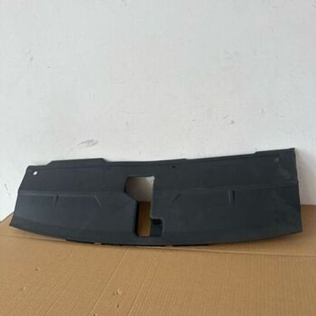 "Hyundai Tucson 2021" panel üstü plastması