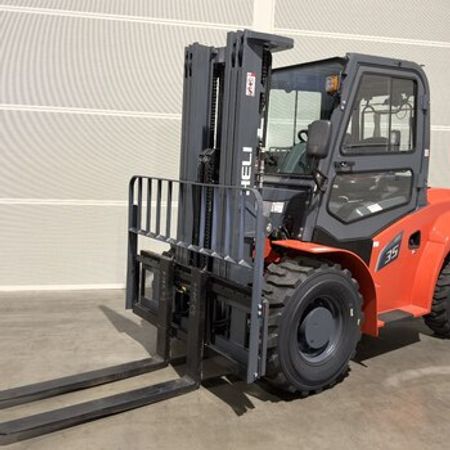 Çəngəlli yükləyici HELİ, 2025 il