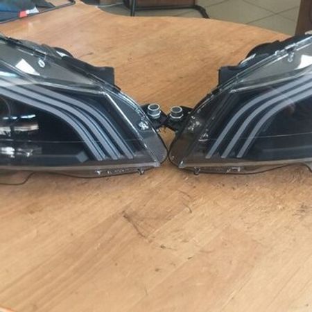 "Mercedes W204" fara üç qaşlı