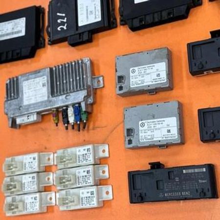 Mercedes elektron blokları