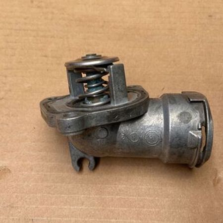 "Mercedes" termostatları