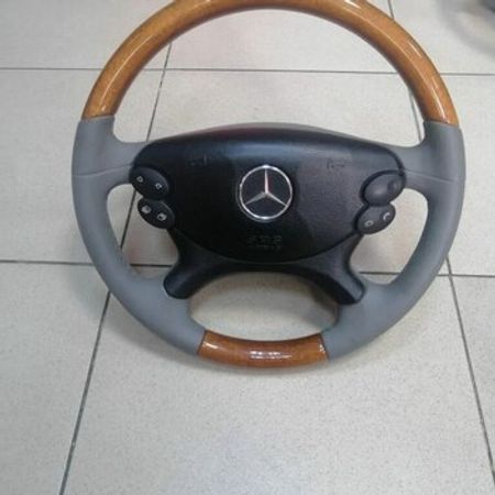 "Mercedes W211 2008" sükan