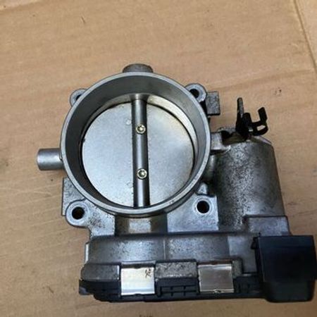 "Mercedes" drossel qapağı