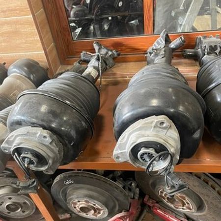 Mercedes pinevma amortizatoru