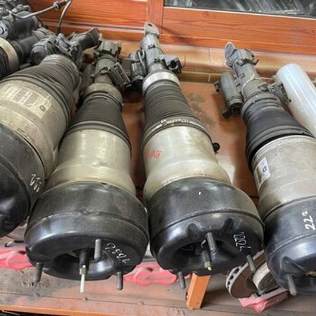 Mercedes pinevma amortizatoru