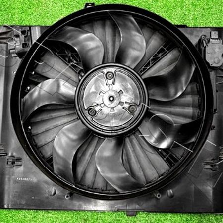 "Mercedes W222 S-Class" elektropəri