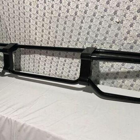 "Mercedes W463" duqası