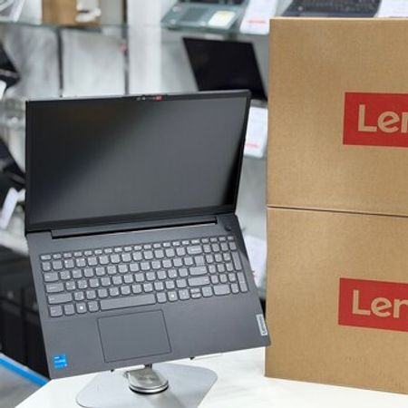 Noutbuk Lenovo i5-13420H 16GB DDR5 RAM 512GB SSD UHD 15.6