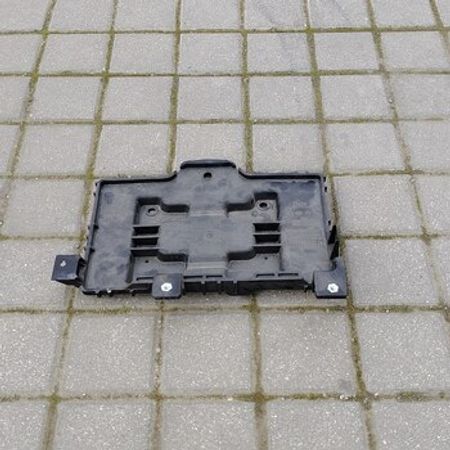 Kia Sorento 2010 akkumulyator altlığı