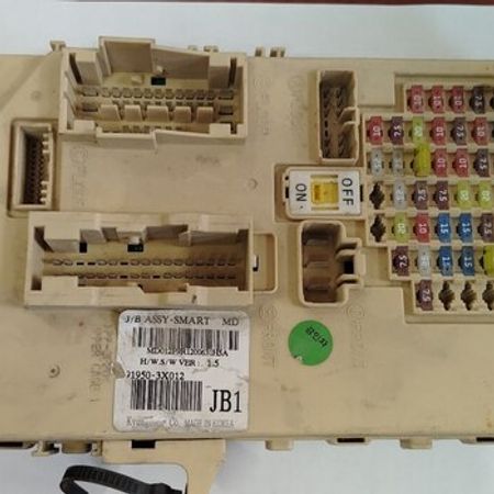 "Hyundai Elantra" qoruyucu bloku