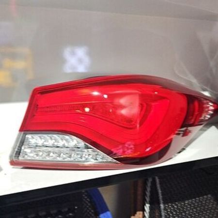 "Hyundai Elantra" LED stop işıqları