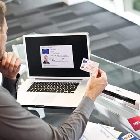 Daşına bilən scanner Brother DS-720D