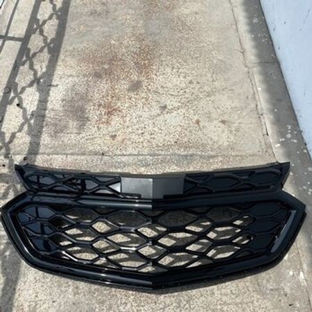 "Chevrolet Equinox" radiator barmaqlığı