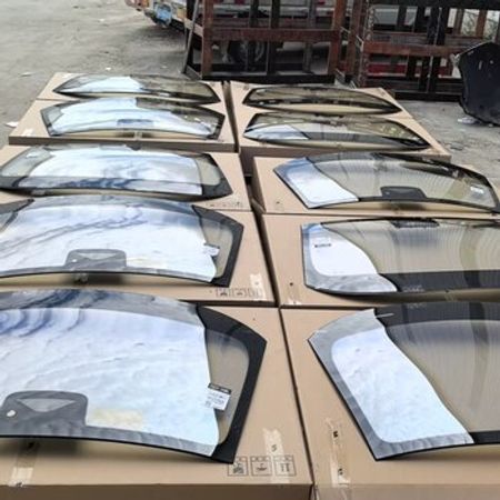 Lixiang L6 arxa şüşəsi