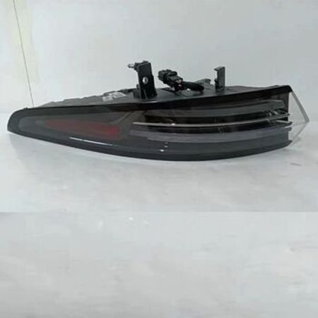 "Lixiang L7" arxa yan işıqları