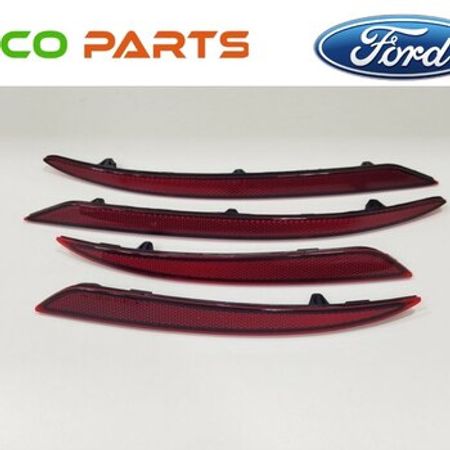 "Ford Fusion" arxa buferin əks etdirici işıqları