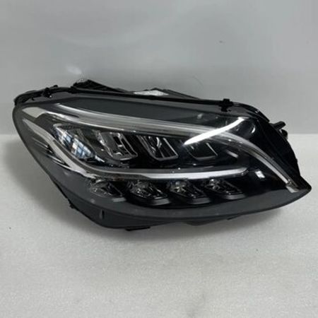 Mercedes W205 qabaq farası