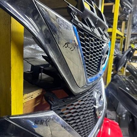 Nissan Note radiator barmaqlığı