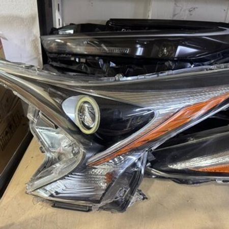 Toyota Prius farası