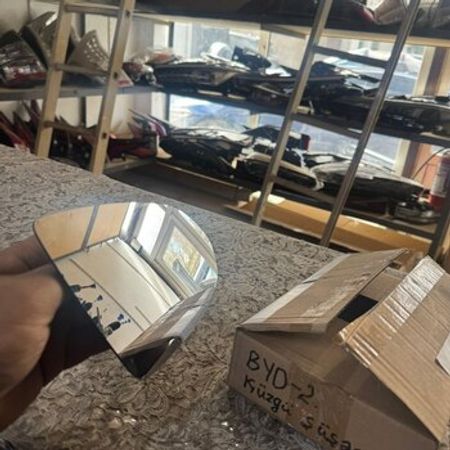 BYD güzgü şüşəsi