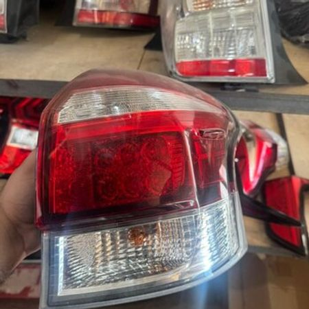 Toyota Fielder stop işığı