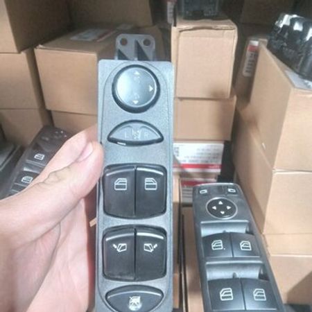 Mercedes şüşəqaldıran düyməsi